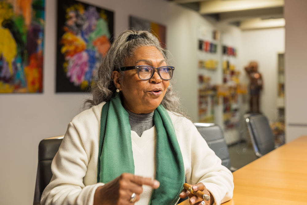 En una conversación sobre el oficio: cómo se crea arte a partir de simples hojas de papel y por qué el cuidado lo es todo.