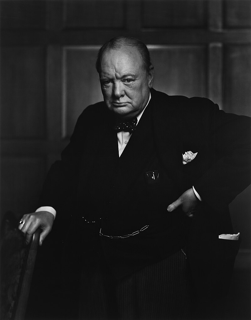 Winston Churchill, einer der größten Liebhaber kubanischer Zigarren und britischer Staatsmann, besuchte die berühmte Manufaktur La Escepción höchstpersönlich. Le Hoyo de Monterrey Geschichte