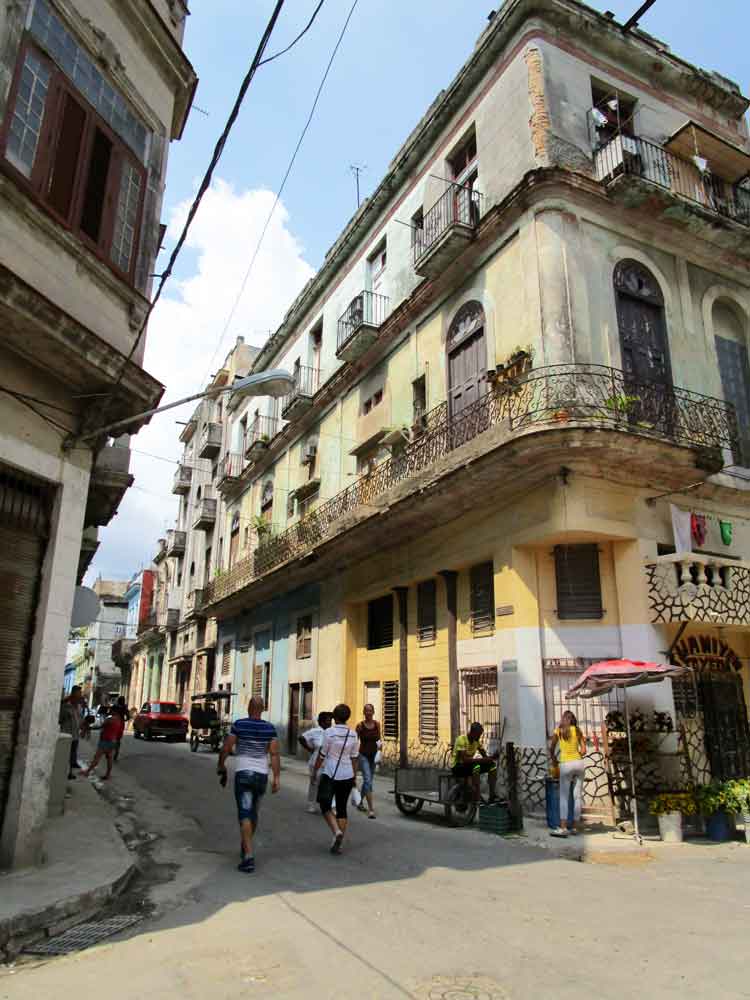 Under the ownership of Salvador Perito (or Pareto), Sancho Panza brand cigars were manufactured at Calle Manrique No.142 in Havana from around 1870 to 1898.