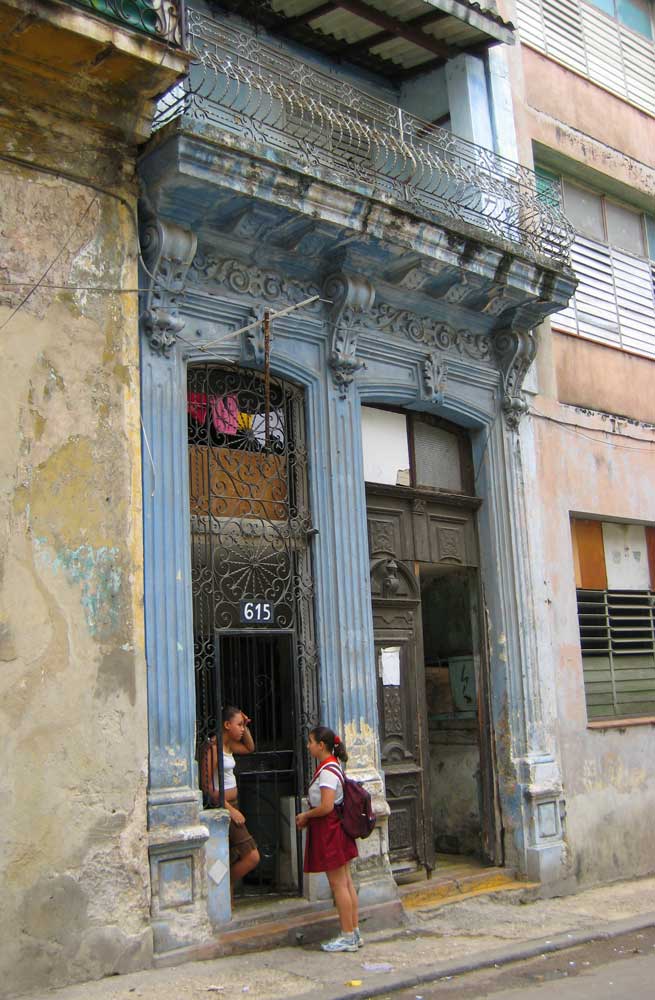 Flor de Cano production facilities 2/6: There was definitely a production facility on Calle Manrique (in the Centro Habana district) from the 1930s onwards.