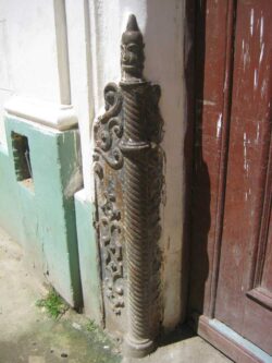 Die Fabrik befindet sich beinahe Rücken an Rücken zur ehemaligen Partagás-Manufaktur, direkt hinter dem Capitol zu finden.