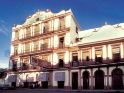 Die Partagás-Manufaktur im Wandel der Zeit: 2007. Zu dieser Zeit war sowohl die Manufaktur also auch die Casa noch in Betrieb.