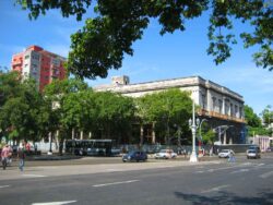 Der Palacio Aldama befindet sich links hinter dem Capitol, das allerdings damals, 1889, noch nicht existierte.