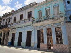 Bald schon reichten die Kapazitäten nicht mehr. Ein weiterer Standort auf der Calle Animas No.129 kam hinzu. Hier wurden jedoch nicht nur die Zigarren der Marke Romeo y Julieta gefertigt, auch die von Ramon Allones.