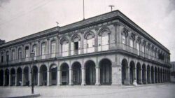 Diese Fabrik war ursprünglich die La Meridiana-Manufaktur, gebaut 1882 von Pedro Murias. Von 1905 bis in die 1930er Jahre kamen die El Rey del Mundo-Zigarren aus diesem Haus.