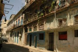 Sur la Calle San Miguel No.58 se trouvait également une manufacture de la marque Por Larrañaga, enregistrée sous le nom d'Ambrosio Larrañaga.