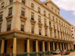 Nach der Revolution wurden die Zigarren der Marke Punch im Eisenpalast gefertigt. So nennt man das Gebäude, dass viele Jahre lang die Corona-Manufaktur beherbergte.