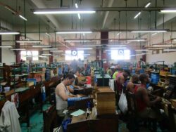 Seit spätestens 2003 werden die Zigarren der Marke Punch in der Corona-Manufaktur auf der Avenida 20 de Mayo gefertigt.