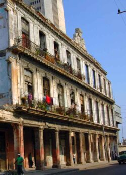 From 1910, J.F.Rocha and Don Pepin, owners of the Romeo y Julieta brand, entered into a partnership. The cigars were henceforth produced in the factory at Calle Belascoain No. 2A.